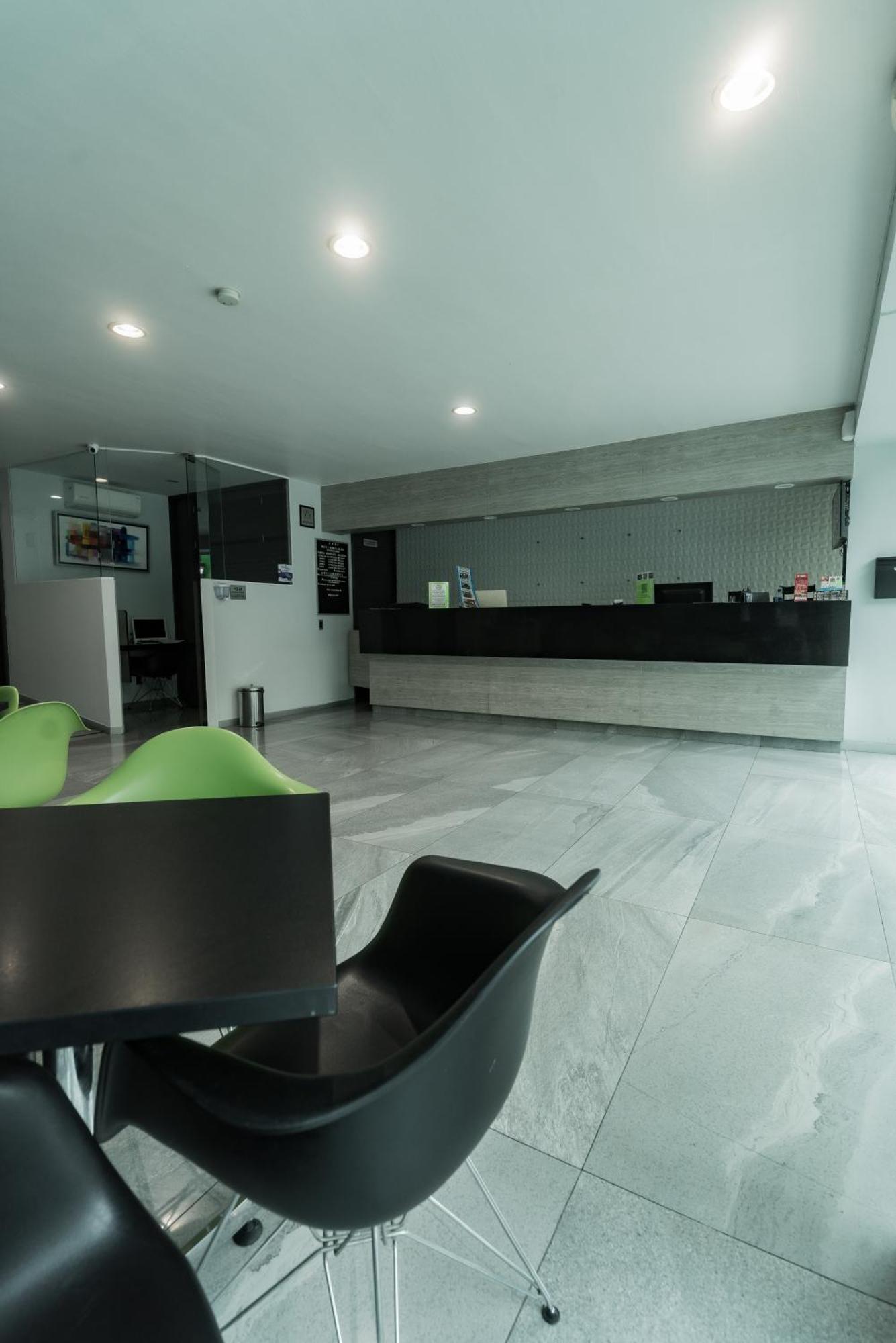 Hotel Lemon Green -Zona Expo Frente Al Centro De Convenciones Guadalajara Dış mekan fotoğraf
