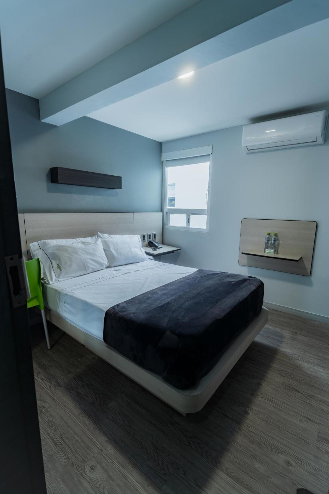 Hotel Lemon Green -Zona Expo Frente Al Centro De Convenciones Guadalajara Dış mekan fotoğraf